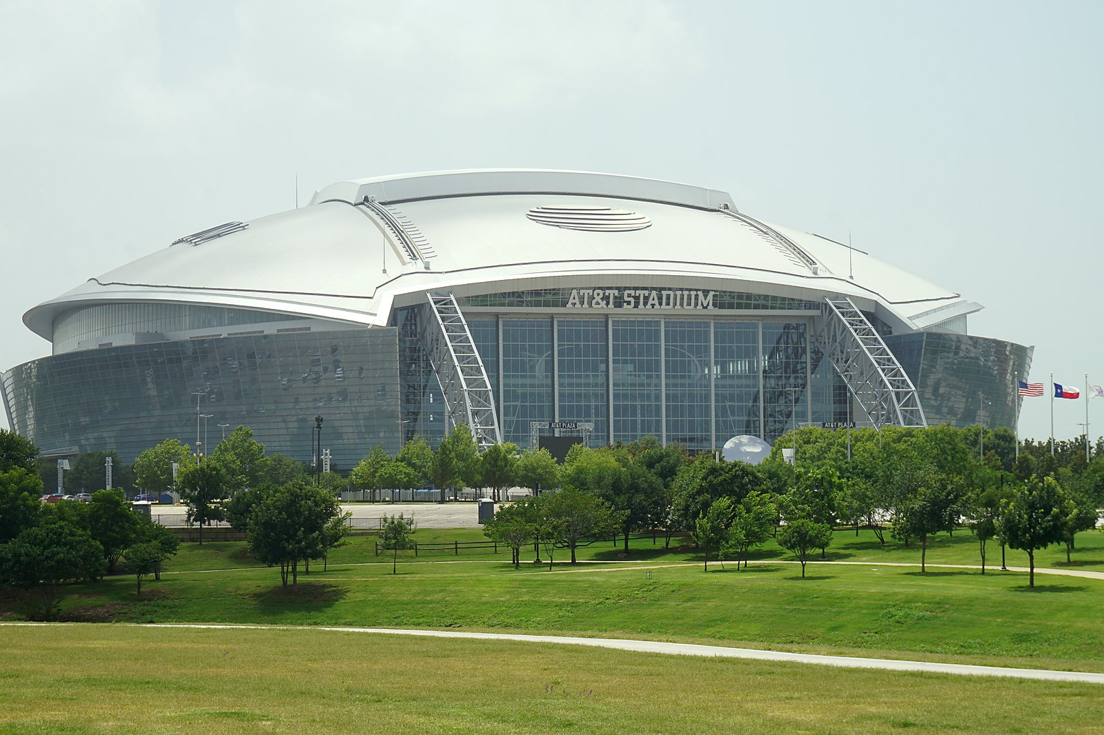 Dallas Cowboys vs Tampa Bay Buccaneers at AT&T Stadium