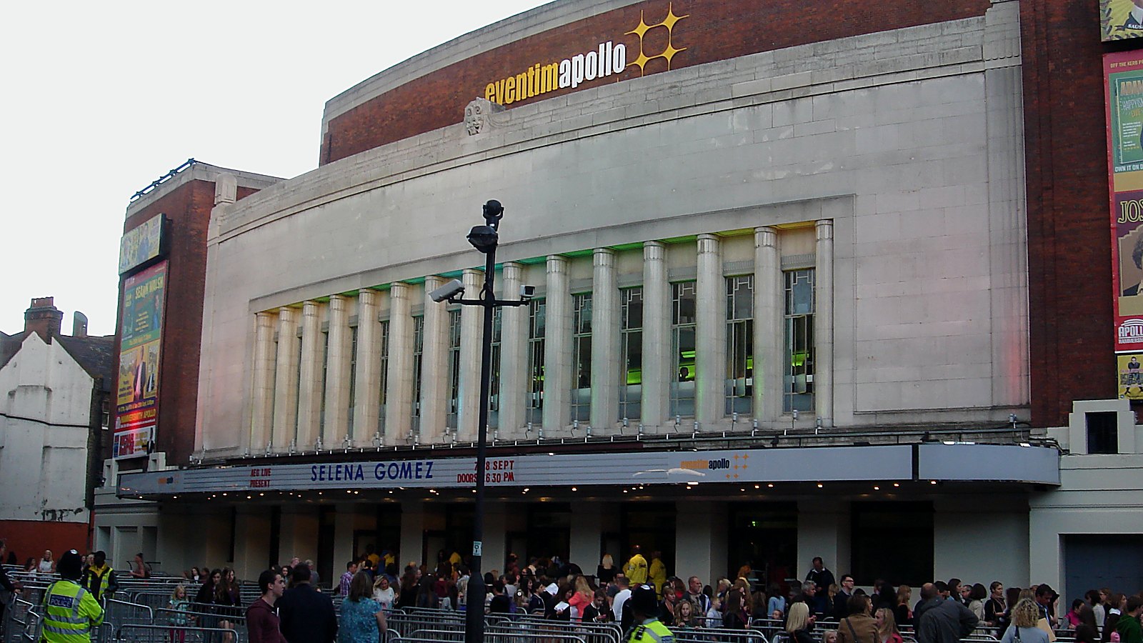 Ella Mai at Eventim Apollo