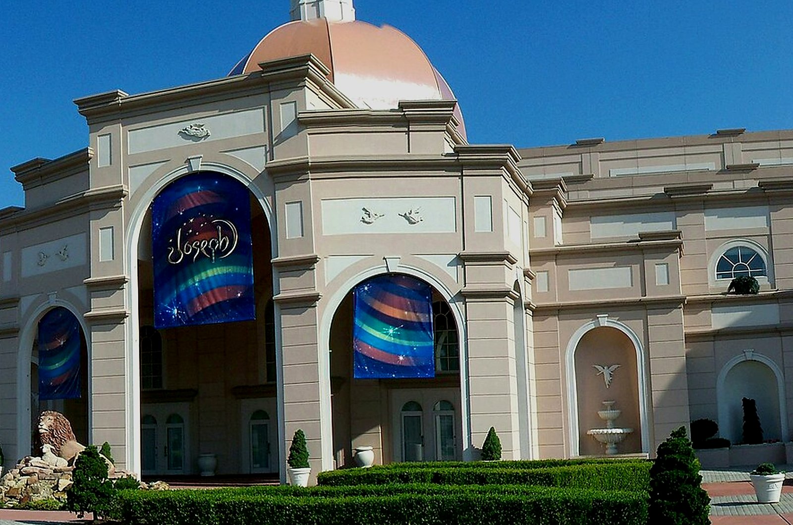 Miracle Of Christmas Live On Stage at Sight & Sound Theatres - MO
