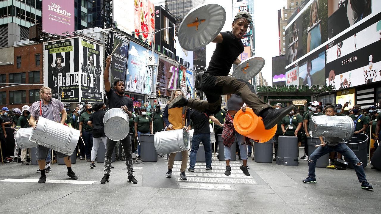 Stomp at The Carson Center