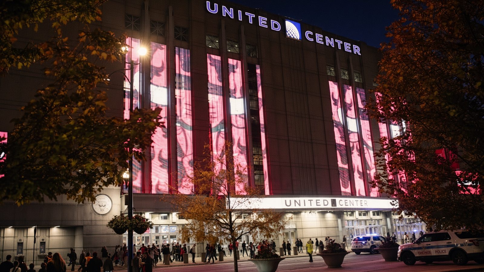 Weezer The Shins Silversun Pickups at United Center