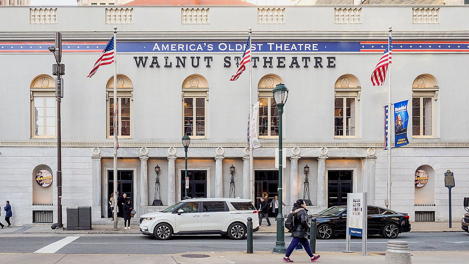 Present Laughter at Walnut Street Theatre